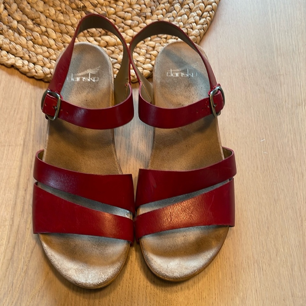 Lindsay Sandals Dansko Red